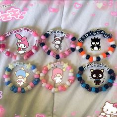 Hello Kitty And Friends Bracelets, Kuromi Clay Bead Bracelet, Kiki And Lala Bracelets, Matching Sanrio Bracelets, Cute Bracelet Ideas Pink, Character Themed Bracelets, Bracelet Pattern Ideas Beads, Hello Kitty Bracelet Clay Beads