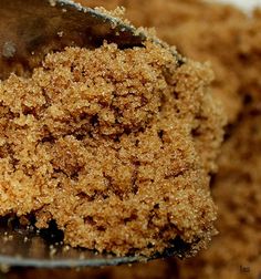 DIY brown sugar scrub Rainy Day Foods, Brown Sugar Body Scrub, Rainy Day Recipes, Easy Diy Beauty Products, Brown Sugar Scrub, Ginger Snap Cookies, Sugar Substitute, Sugar Body Scrub, Sugar Body