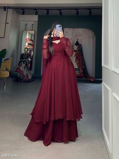 Long Frock Designs, Trendy Outfits Indian, Simple Frocks, Party Wear Gown, Simple Gowns, Desi Fashion Casual, Pakistani Fancy Dresses, Salwar Kamiz, Fancy Dresses Long