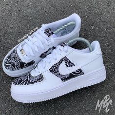 White Nike Air Force 1 with custom Bandana. *Add bandana colour choice to order notes at checkout* Materials are cut, glued and sewn to the shoe. This process creates maximum durability so it does not come off even after extensive wear. *In no way affiliated with the brands used* Bandana Air Force Ones, Black Af1, White Af1, Custom Bandana, White Nike Air Force 1, White Nike Air Force, Custom Jordans, Custom Af1, Custom Shoes Diy