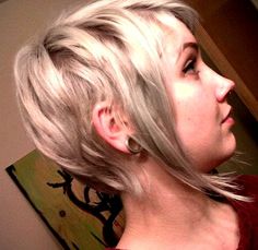 pretty short pixie hair Short Haired Women, Hair Doos, Violet Hair, Edgy Short Hair, Punk Hair, Hair Advice, Edgy Hair, Alternative Hair, Short Blonde