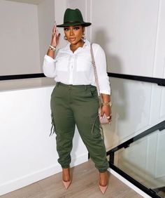 Olive Green Brunch Outfit, Plus Size Fedora Hat Outfit, Plus Size Outfits With Hats, Fall Brunch Outfit Black Women Plus Size, Plus Size Hat Outfits, Black Fedora Hat Outfit Fall, Fall Fedora Hat Outfit, Plus Size Winery Outfit, Green Fedora Hat Outfit