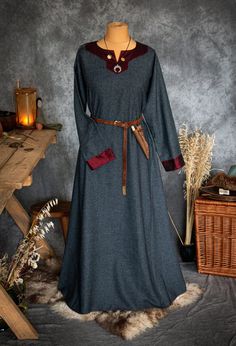 The dress has simple medieval cut with gussets on both sides, long sleeves, loose and comfortable. The historical pattern - an important element when playing historical realities, especially Vikings or Slavs. Put on your cloak and travel back to the Middle Ages. Hunting, ancient legends, the warmth of the hearth and our dress will give you an unforgettable experience. The simple cut of the dress allows you to move freely, as well as boldly add accessories to the dress. The dress will perfectly f Viking Woman Costume, Woman Costume, Invisible Stitch, Tailored Clothes, Early Medieval, Viking Woman, Wool Clothing, Apron Dress, How To Iron Clothes