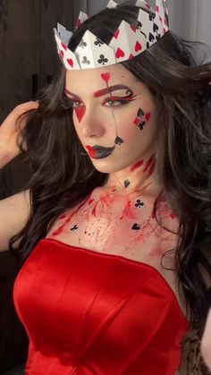 Queen Of Hearts Makeup Simple, Queen Of Hearts Halloween Costume, Queen Of Hearts Halloween, Queen Of Hearts Makeup, Horror Halloween Costumes, Queen Of Hearts Costume, Halloween Coustumes, Cool Halloween Makeup, Cute Couple Halloween Costumes