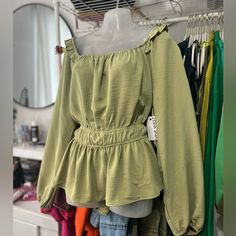 Nine West Square Neck Peplum Blouse Pastel Green Xx-Large. Nwt Can Be Worn Off Shoulders Also. Chic Green Off-shoulder Blouse, Green Off-shoulder Blouse, Casual Long Sleeve Peplum Top For Spring, Green Casual Peplum Top For Spring, Casual Green Peplum Top For Spring, Peplum Blouse, Pastel Green, Casual Fits, Nine West