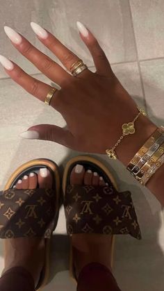 Dope Jewelry Accessories, Milky Nails, Expensive Jewelry Luxury, Luxe Jewelry, Jewelry Accessories Ideas, Dope Jewelry, Jewelry Fashion Trends, Classy Jewelry, Expensive Jewelry