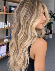 Light Brown With Highlights Blondes, Outfit Ideas Early Spring, Blond Balayage On Dirty Blonde Hair, Brown Hair With Lots Of Blonde Highlights, Brownie Blonde Hair, Blonde Balayage On Dark Blonde Hair, Brown Hair Highlights Balayage, California Blonde Balayage