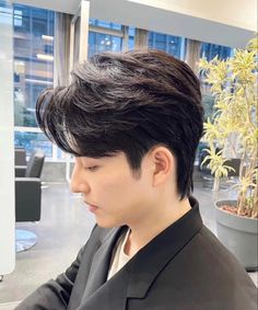 Asian Boy Haircuts, Mens Haircuts Straight Hair, Hair Cut Guide, Middle Hair, Mens Haircuts Short Hair, Korean Haircut, Asian Haircut, Mens Hairstyles Thick Hair, Men Hair Color