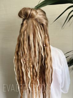 #dreadstyles #boxbraids #syntheticdreads #bohohair #bohohairstyle #syntheticextensions #gypsyhair #bohobraids #bohodreads #dreadedgirls #girlwithdreads #hairextensions #ashblondebraids #blondebraids #blondedreads #braidstyles #dreadextensions #hairaccessories #дредыкиев #дедреды #дедредыкиев #косичкикиев #косыкиев #дредолоконыкиев #дредокудрикиев Half Dreaded Hair Hairstyles, Half Head Dreads Hairstyles, Curly Hair With Dreads, Half Dread Hairstyles, Partial Dread Hairstyles, Partial Dreadlock Hairstyles, Partial Dreadlock Extensions, Partial Dread Extensions