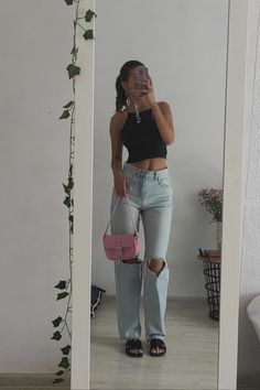 summer outfit with jeans basic for women Outfits With Sandals And Jeans, Summer Outfit With Jeans, Jeans And Sandals Outfit, Jeans With Sandals, Flat Sandals Outfit, Sandals Outfit Casual, Outfit With Jeans, Jeans And Sandals, Jeans And Flats