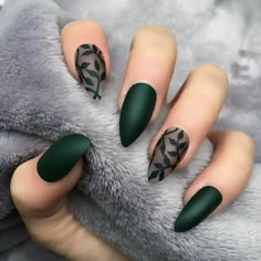 Dark Green Nails, Green Nail Designs, Green Nail, Her Nails, Simple Nail Art Designs, Black Nail, Trendy Nail Art, Fall Nail Art, Dipped Nails