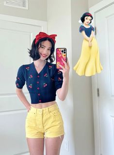 Snow White Inspired Outfit Casual, Comic Con Outfits Casual, Princesses In Real Life, Alice In Wonderland Disneybound, Pixar Cosplay, Comic Con Outfits