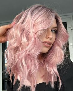 Rose Gold Hair Blonde, Pink Hair Highlights, Pink Hair Color, Hair Color Rose Gold