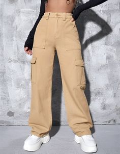 One of Oprah's Favorite Pants This item is taking TikTok by storm and has gone viral! Feeling confident has never been easier in these cargo Pants These stylish and distinguishable cargo pants are crafted with stretchy and breathable material to ensure you won't overheat. Large cargo pockets make it easy to carry all your essentials, perfect for festivals, holidays, and even hot days out. CAPTURE YOUR INNER STYLIST No matter the occasion, these curve hugging cargo jeans are an absolute go-to. Th Cargo Pants Sale, Straight Leg Cargo Pants, Mode Emo, 2000s Fashion Trends, Warm Pants, Moda Jeans, Style Cargo, Mode Kpop, Comfy Pants