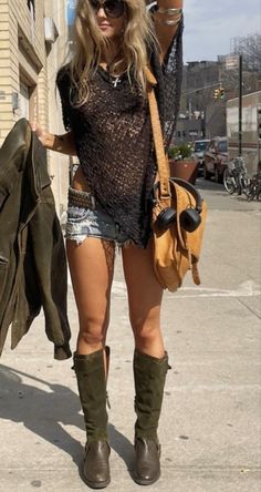 Boho Winery Outfit, Cowgirl Clubbing Outfits, Vintage Slip Outfit, Beyond The Valley Outfits, 70s Cowgirl Aesthetic, 2014 Aesthetic Outfits, Sunday Outfit Summer, Summer Earthy Outfits, 2006 Outfits