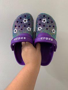 Holographic deep purple gems placed around white holo gem flowers, made by hand placed one by one. Rhinestone Stuff, Bling Crocs, Red Crocs, Custom Crocs, Custom Bling, Clogs And Mules, Purple Daisy