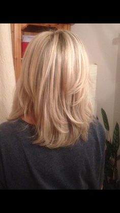 Medium Blonde Hair With Layers, Short Blonde Hair With Bangs And Layers, Highlights For Women Over 50, Blonde Short Hair With Layers, Blonde Medium Length Hair With Layers Straight, Short Blonde Layers, Short Blonde Hair With Highlights, Short Blonde Hair Layers, Short Blonde Layered Hair