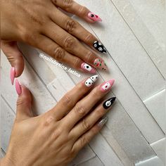 Vegas Nails Vegas Bachelorette Nails, Las Vegas Nail Art Ideas, Cute Vegas Nails, Lucky 7 Nails, Vegas Nail Art Designs, Casino Nails Las Vegas, Casino Night Nails, Casino Nail Art