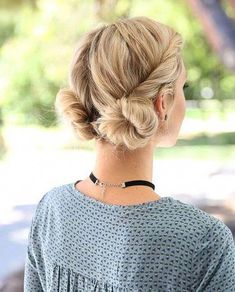 Our Favorite Cool-Weather Updos to Try This Winter Lob Haircut, Back To School Hairstyles, Nicole Richie, Teen Hairstyles, Pixie Cuts, Hairstyles For School, Hair Dos, Trendy Hairstyles