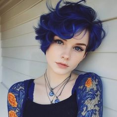 20 Awesome Dark Blue Hairstyles to Revitalize Your Look - Hair Guru Dark Blue Hairstyles, White Bangs, Blue Hairstyles, Blue Bob, Boxer Braids, Rainbow Style, Mohawk Hairstyles, Blue Highlights