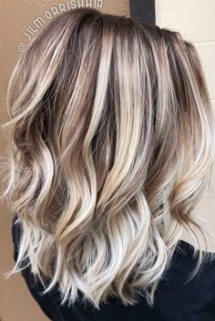 Klippning Updo Brunette, Ashy Blonde Balayage, Blond Hairstyles, Brunette Medium, Hair Colour Design, Blond Ombre, Balayage Blond, Blonde Balayage Highlights