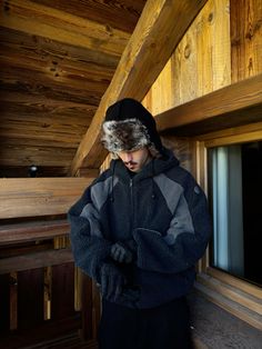 Gorpcore, mertra fleece jacket, ushanka, trapper hat, fur hat, gloves, winter outfit, mens fashion, streetwear Gloves Winter Outfit, Trapper Hat Outfit, Cabin Trip Outfit, Hat Men Outfit, Trapper Hat Men, Hat Outfit Men, Snow Fits, Streetwear Fashion Men, Fur Trapper Hat