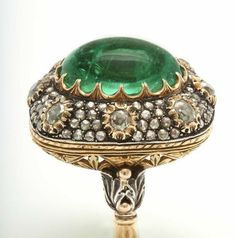 Vintage Emerald Cabochon Ring, Ancient Rings, Royal Rings, Emerald Cabochon, Damascus Steel Ring, Emerald Rings, Emerald Diamond Ring, Antique Ring, Rose Cut Diamond