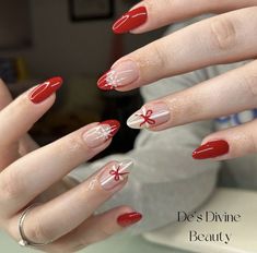 christmas nails Christmas Ribbon Nail Art, Winter Xmas Nails, Ribbon Nails Art, Mail Inspo Christmas, Winter Nail Aesthetic, Christmas Nails Ribbon, Red Christmas Acrylics, Red Nails With Ribbon, Winter Christmas Nails Acrylic Red