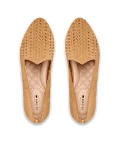 Inspired by the shoes worn by Venetian gondoliers, this classic style is skillfully crafted into tan suede flats. Experience Birdies today! Smart Casual Women Summer, Ribbon Heels, Stylish Shoes For Women, Smart Casual Women, Laser Cutout, Chic Sandals, Herons, Womens Summer Shoes, Suede Flats