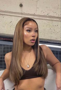 Tan Skin Dyed Hair, Hair Matching Skin Tone, Medium Skin Tone Hair Color, Honey Brown Hair, Brown Hair Inspo, Hair Dye Colors, Hair Inspiration Color, Baddie Hairstyles, Hair Inspo Color