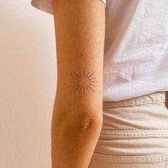 Delicate Sun 2-Week-Tattoo Inkster Technology Tattoo, Sun Tattoo Designs, Bestie Tattoo, Om Tattoo, Aries Tattoo, Tattoo Skin