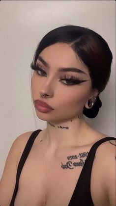 Left Neck Tattoo, The Rock Black Turtle Neck, Egirl Baddie Makeup, Dmv Make Up, Bad B Makeup, Burgundy Hair Makeup Looks, Dark Angles Makeup, Mexico Makeup Look, Makeup Eyeliner Ideas