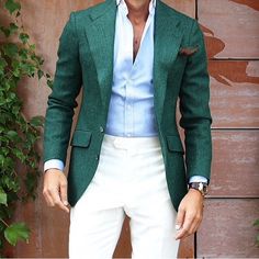 www.memysuitandtie.com/ Herren Style, Mens Fashion Blog, Green Suit, Green Blazer, Ținută Casual, Mens Fashion Suits, Blazer Outfits