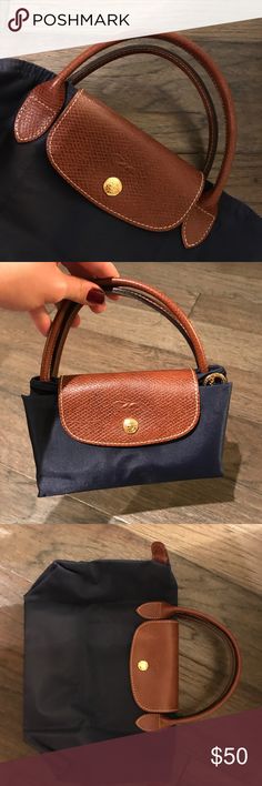 Longchamp purse Navy Longchamp purse! Small size, perfect condition! Longchamp Bags Mini Bags Navy Longchamp, Longchamp Bag Outfit, Model Street Style