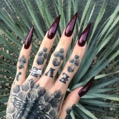 Burgundy Acrylic Nails, Pink Stiletto Nails, Red Stiletto Nails, Witchy Nails, Long Stiletto Nails, Nails Yellow, Stiletto Nail Art, Gothic Nails, Goth Nails