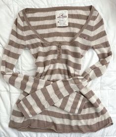 Stripe Shirt Outfit, Early 2000s Outfits, Coquette Shirt, Christmas Fits, 2000s Outfits, Lazy Day Outfits, Girls Stripes, Stripe Shirt, Long Sleeves Jacket