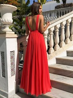 Silhouette: A Line Waist: Natural Sleeve Length:?Sleeveless Fabric:?Chiffon Shown Color:?Red Built-In Bra: Yes Best Formal Dresses, Prom Dresses Under 100, Red Formal Dresses, Cheap Prom Dresses Long, Prom Dresses 2020, Red Chiffon, Red Evening Dress, Pleated Chiffon, Long Prom Dresses