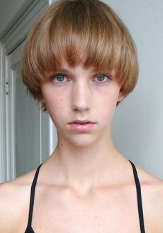 Graduation Haircut, Micro Bob, Vintage Photography Women, Boy Cut, Bowl Cut, Model Face, Cool Haircuts