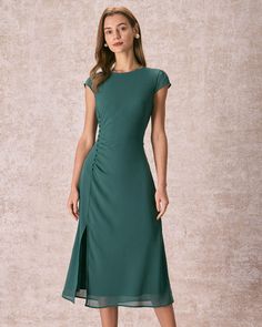 Cocktail Dress Classy, Green Cocktail Dress, Minimal Wardrobe, Green Cap, Formal Dresses With Sleeves, Vintage Slip, Chic Skirts, Guest Attire, Ruched Midi Dress