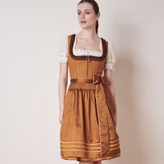 New With Tags (Nwt) Kruger Mariola Dirndl (60 Cm). This Authentic Bavarian Dirndl And Apron Is Perfect For Octoberfest. Retails For Over $385 (Including The 19% Vat And $55 Shipping Fee To Import From Germany To The Us). I’m Selling This Beauty Because It Didn’t Arrive In Time For My Trip To Germany. The Beautiful Midi Mariola Dirndl Captivates With Its Minimalistic, Timeless Design. This Classy Design Features A Sweetheart Neckline With Lavish Frog Goscherl Ruffles. The Tone-On-Tone Contrast Pr Trip To Germany, Brown Apron, German Dress, Dirndl Blouse, Oktoberfest Outfit, Dirndl Dress, Floral Corset, Apron Dress, My Trip