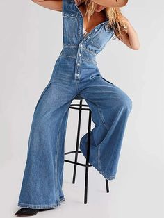 Look good and feel comfortable in the Addie Raye Jumpsuit! Boasting a collared neck, front button closure and sleeveless design, this denim regular fit outfit is perfect for any casual occasion. The natural waistlines and lack of elasticity provide a H-line silhouette for a flattering fit, while the wide legs with pleat detail finish the look with a stylish touch. Denim Vest Outfit, Vest Suit, Looks Country, Denim Suit, Vest Outfits, Moda Vintage, Suit Vest, Denim Jumpsuit, Wide Leg Denim