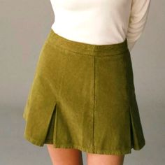 Nwt Olive, Army Green Corduroy Material Pleaded, Side Zipper Sold By Urban Outfitters College Summer Outfit, Beige Pleated Skirt, Curvy Summer Outfits, Pink Denim Skirt, Vintage Summer Outfits, Green Pleated Skirt, Summer Outfits Curvy, College Outfits Summer, Classy Summer Outfits