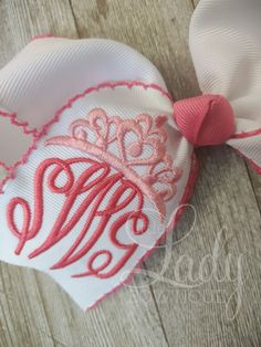 This listing is for one moonstitch hairbow, Monogrammed with princess crown and initials.  Colors are White/Hotpink.  Size of hair bow pictured is a 6 inch bow. Baby Monogram Ideas, Machine Applique Designs, Baby Girl Bedroom, Baby Monogram, Princess Crown, Machine Applique, Baby Girl Fashion, Baby Bows, Barrettes