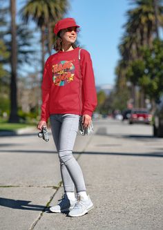 It's the perfect time to adorn your great style with this classic sweatshirt with a 1980s design and colors. An ideal garment for you to feel all the wonder of retro fashion! A sweatshirt in classic colors is perfect for creating all the combinations you wish. With this sweatshirt, you will have all the vintage style fashion! Adorn your outfits with classic style! The perfect time to show off a vintage 80s style is now! You have a great premium style! A perfect sweatshirt for a perfect person! Fill your wonderful style with comfort and vintage style! A classic-fit preshrunk sweatshirt made from air-jet spun yarn for a soft feel. * 50% cotton, 50% polyester * Pre-shrunk * Classic fit * 1x1 rib knit sport collar with spandex * Air-spun yarn with a soft feel * Double-needle stitched collar, s Perfect Person, 80s Design, 1980s Design, 80s Style, Retro Mode, Sweatshirt Vintage, 80s Fashion, Vintage Sweatshirt