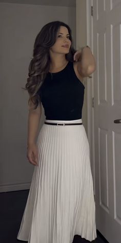 Classic Chic Style Classy Outfits, White Blouse And Black Skirt Outfit, Apple Belly Outfits, Classy Wardrobe Aesthetic, Black Pleated Skirt Fall Outfit, Elegant Maxi Skirt Outfit, Church Outfit Women Classy, Classic Skirt Outfits Classy, Lunch Summer Outfit