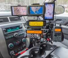 there are many electronic devices in the dashboard of this vehicle, including gps and radio