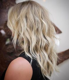 Medium Layered Wavy Blonde Hair Cut Long Shag Haircut Long Bangs, Soft Shag Haircut Long Straight, Medium Blonde Shag, Side Part Shag Haircut, Medium Length Shag, Wavy Blonde Hair, Medium Shag, Blonde Layered Hair