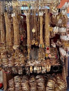 Highschool Dream, Body Jewelry Diy, Xoxo Jewelry, Earthy Jewelry, Beautiful Accessories, Market Stall, Asap Rocky, Necklaces And Bracelets