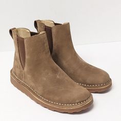 L.L. Bean Stonington Chukka Boots For Women In New Condition. Ships In The Original Shoe Box. - Leather Upper - Memory Foam Insole - Leather Linings Fun Shoes, Slip On Boots, Toasted Coconut, Boots For Women, L L Bean, Shoe Box, Chukka Boots, Nice Shoes, Bootie Boots