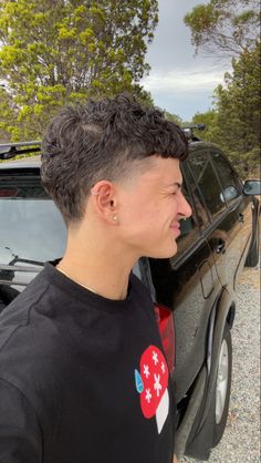 Mullet With Short Hair, Short Hair Men Fade, Skater Haircut, Mens Short Hair, Haircut Men Short, Men Haircut Short, Mens Haircuts Thick Hair, Short Hair Men, Short Taper Fade